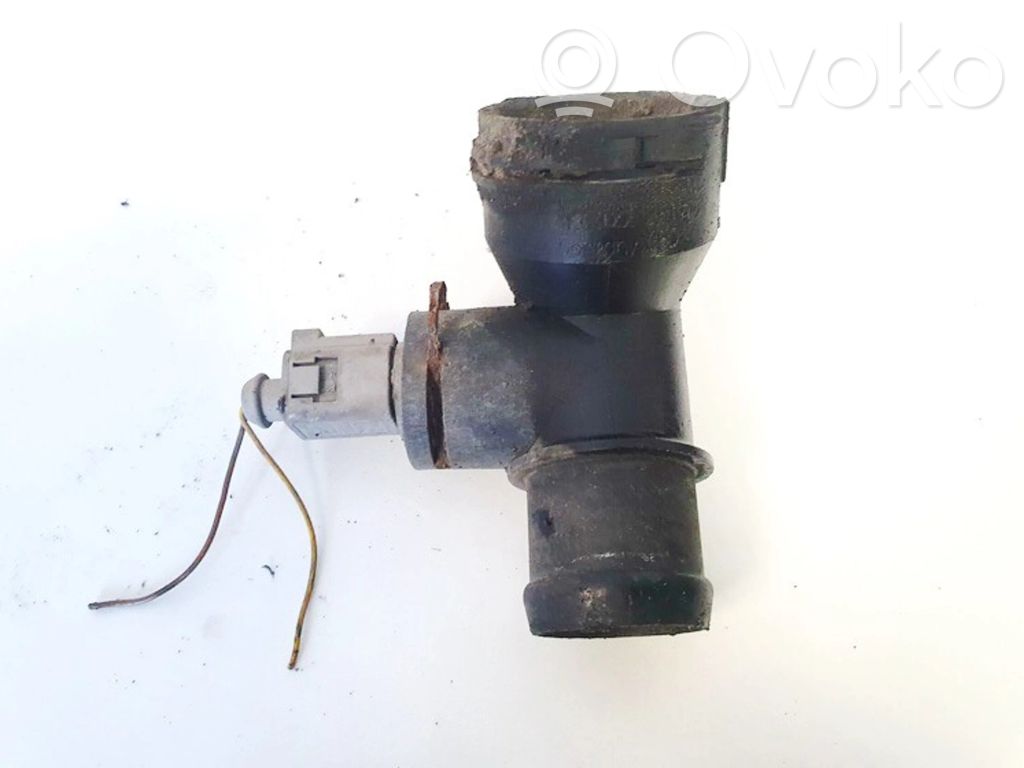 Volkswagen Golf V Tubo flessibile del liquido di raffreddamento del motore