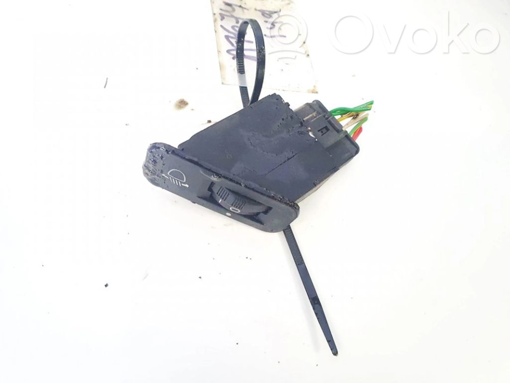 Hyundai Santa Fe Headlight level height control switch 