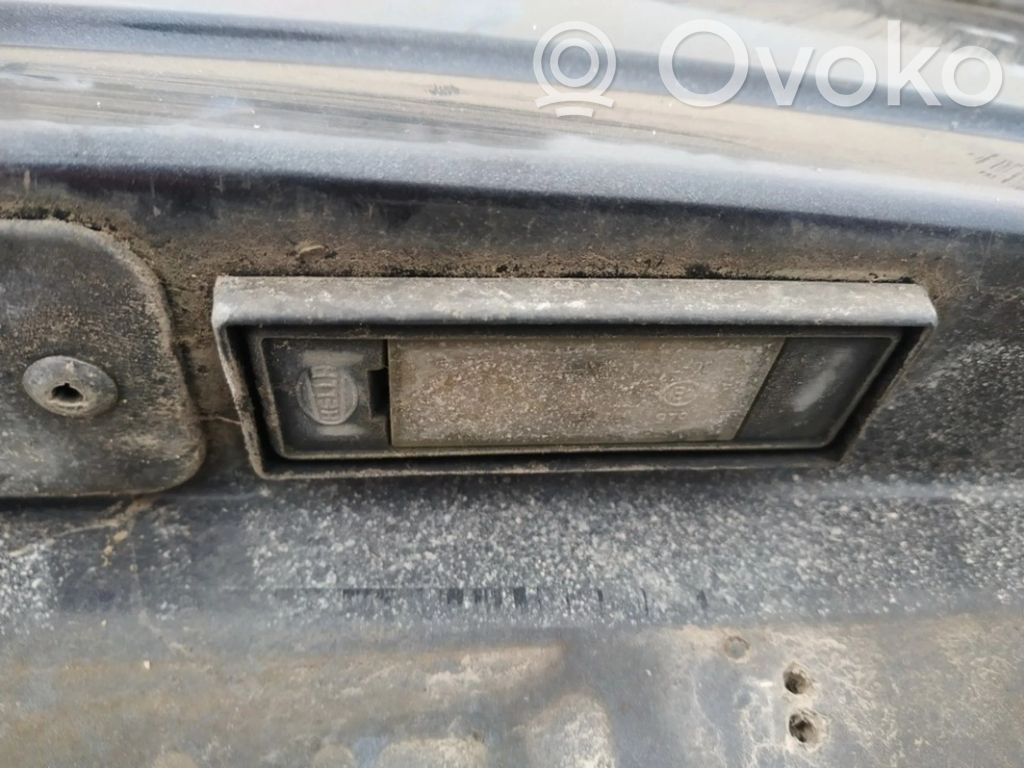 Éclairage de plaque d'immatriculation
