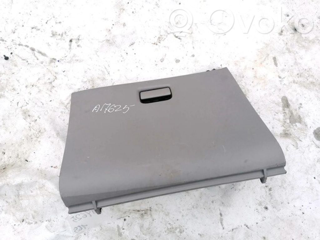 Nissan Almera Tino Schowek deski rozdzielczej 