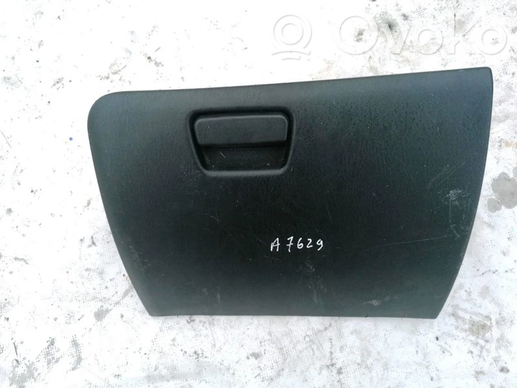 Mitsubishi Carisma Hansikaslokero 