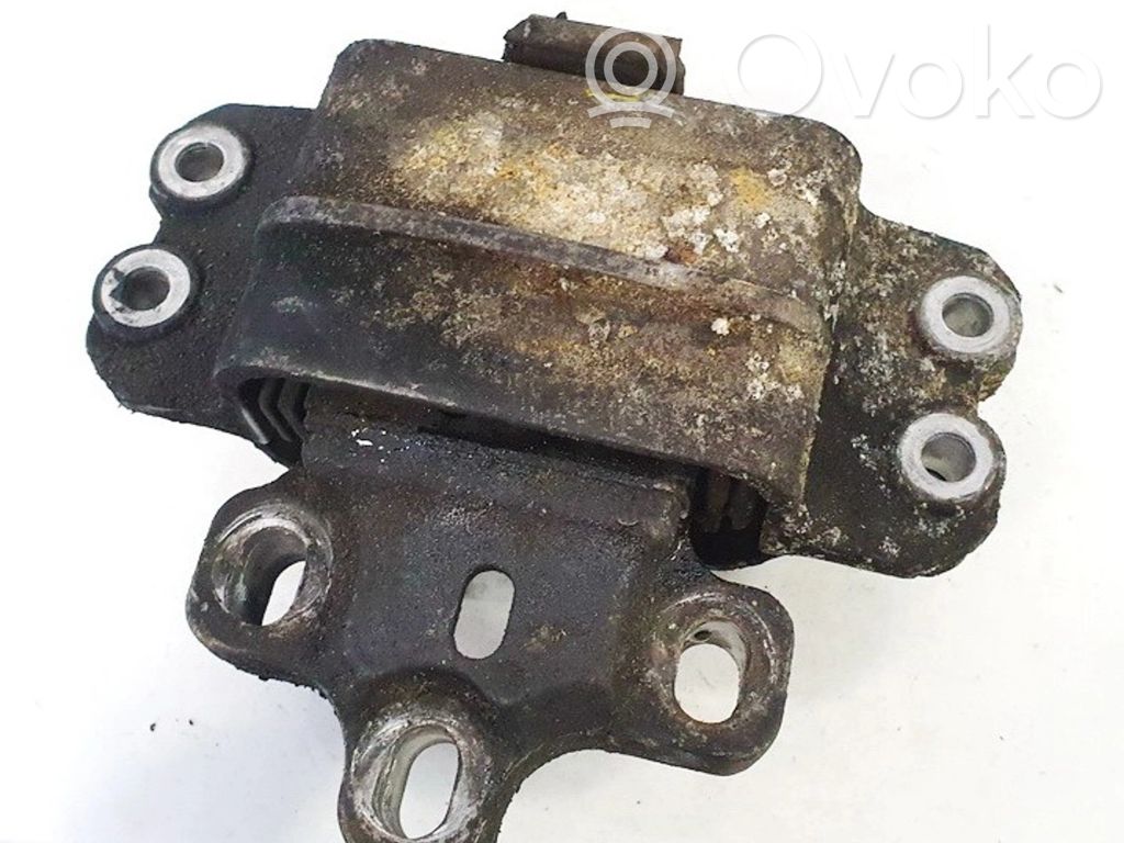 Skoda Octavia Mk2 (1Z) Wspornik / Mocowanie silnika 