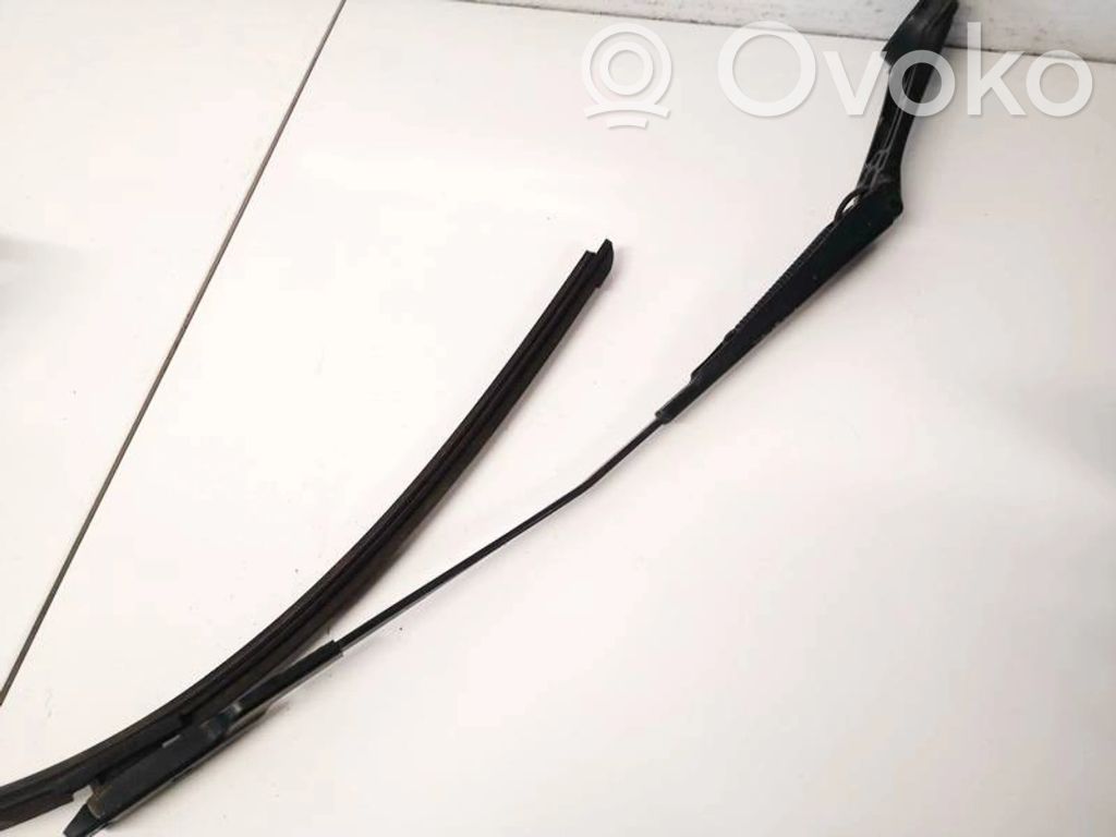 Etupyyhkimen sulan varsi   BM5117526AB,BM5117526AB