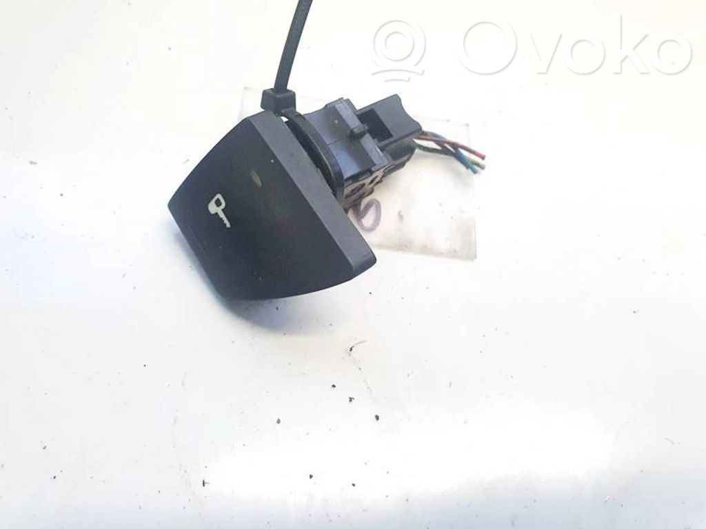 Botón interruptor de bloqueo de puertas   9636668477,9636668477
