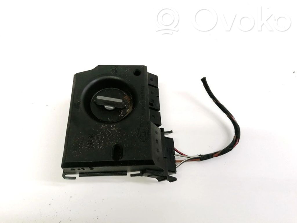 Audi 100 S4 C4 Portalampada fanale posteriore 