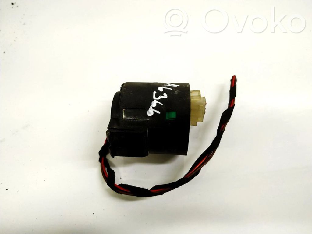 BMW 5 E39 Altavoz de la puerta delantera 