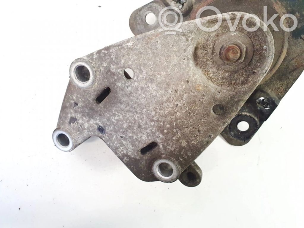 Renault Espace III Engine mounting bracket