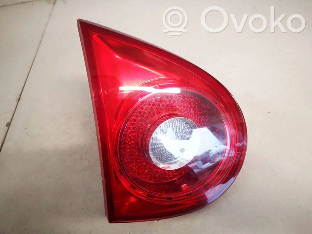 Volkswagen Golf V Lampă spate în capacul portbagajului 