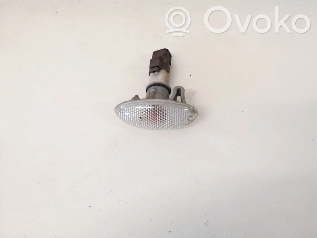 Citroen C2 Feu clignotant répétiteur d'aile avant 