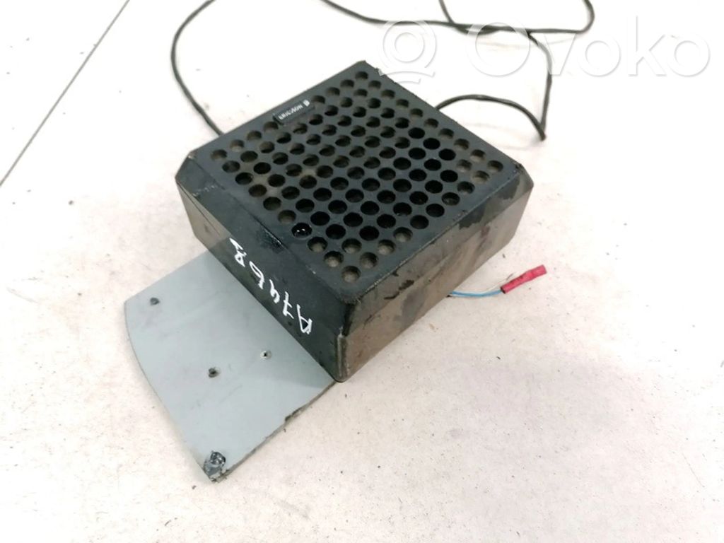 Etuoven kaiutin