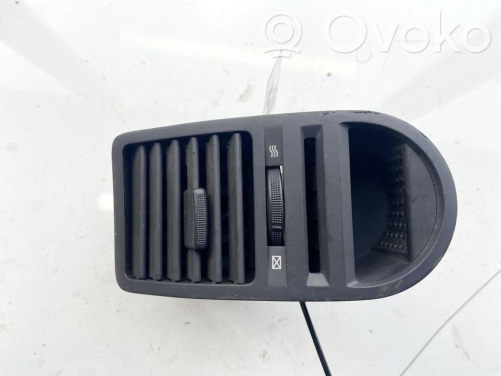 KIA Carnival Rejilla de ventilación central del panel