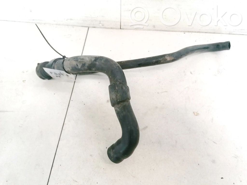 Audi A4 S4 B5 8D Conductă/furtun lichid de răcire motor