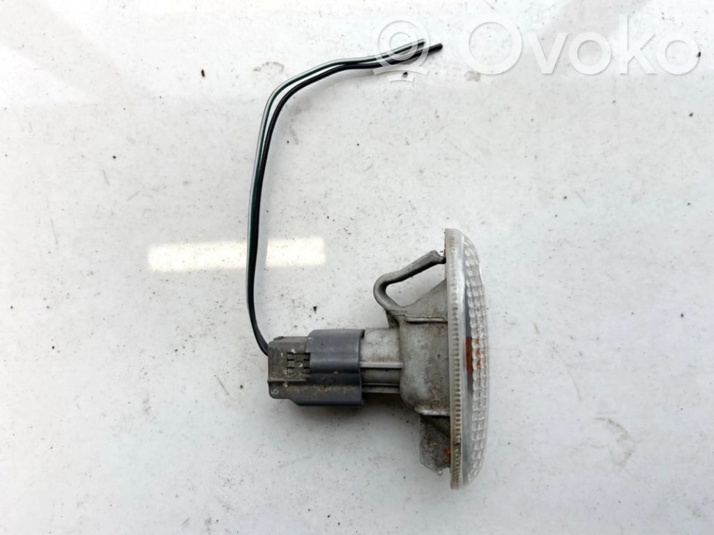 Mazda 2 Semnalizator bară față 