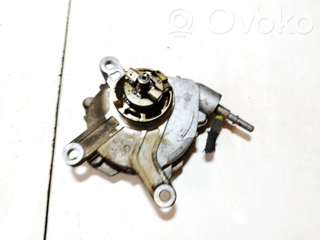 Toyota Avensis T250 Bomba de vacío
