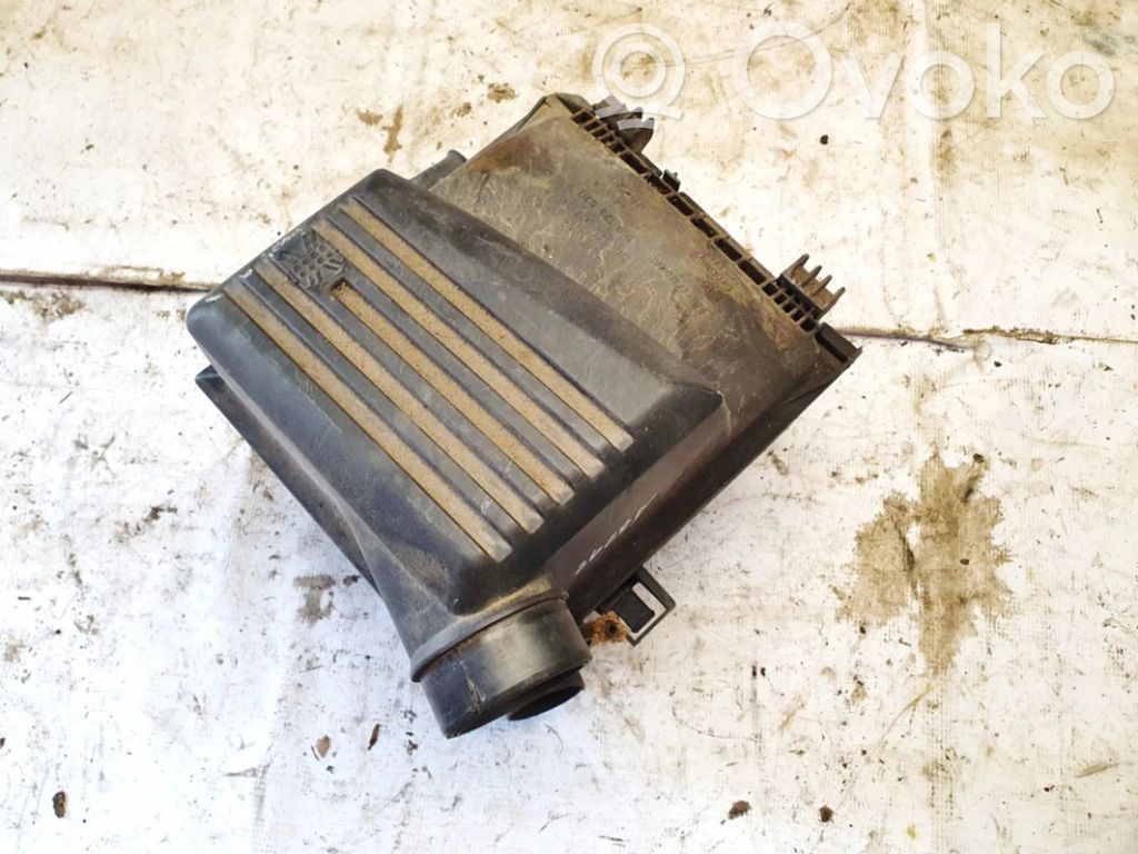 Volkswagen Vento Obudowa filtra powietrza 