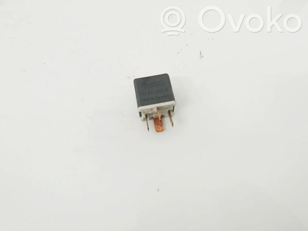 Volkswagen PASSAT B4 Alte relee 