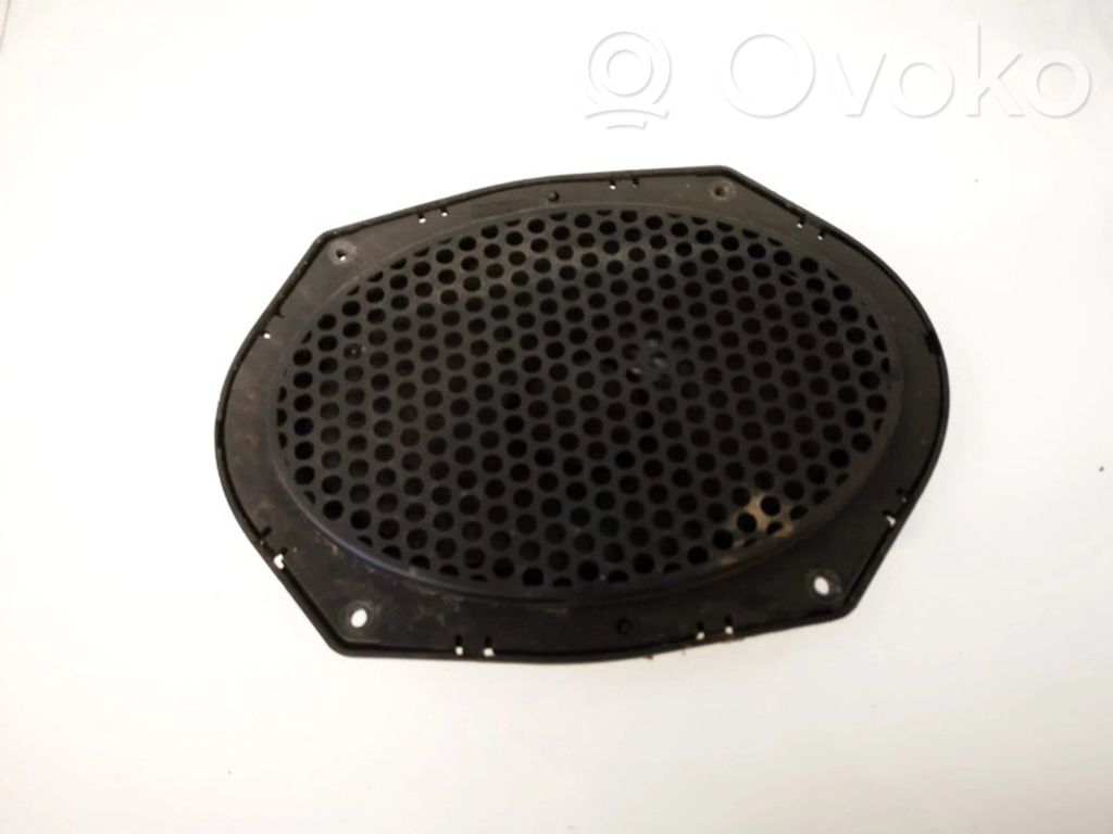 Ford Mondeo MK I Garsiakalbis (-iai) priekinėse duryse 