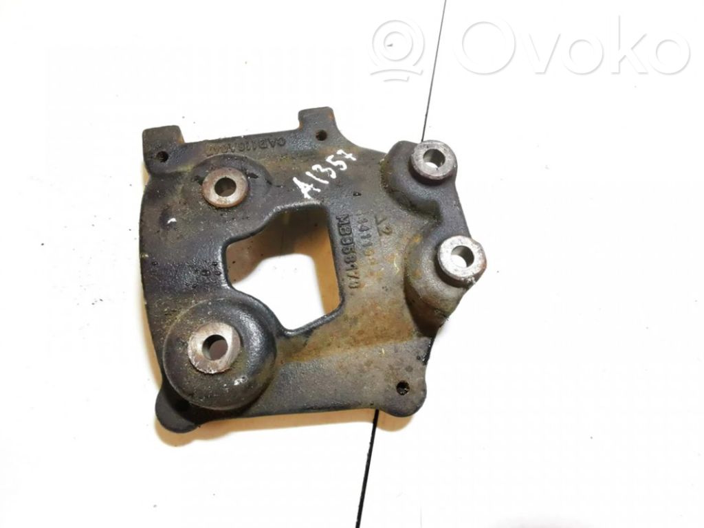 Mitsubishi Carisma Engine mounting bracket 
