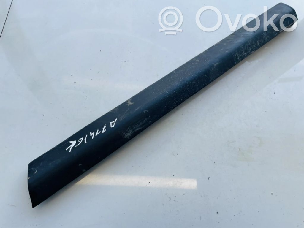 Audi A3 S3 8L Listwa błotnika tylnego 