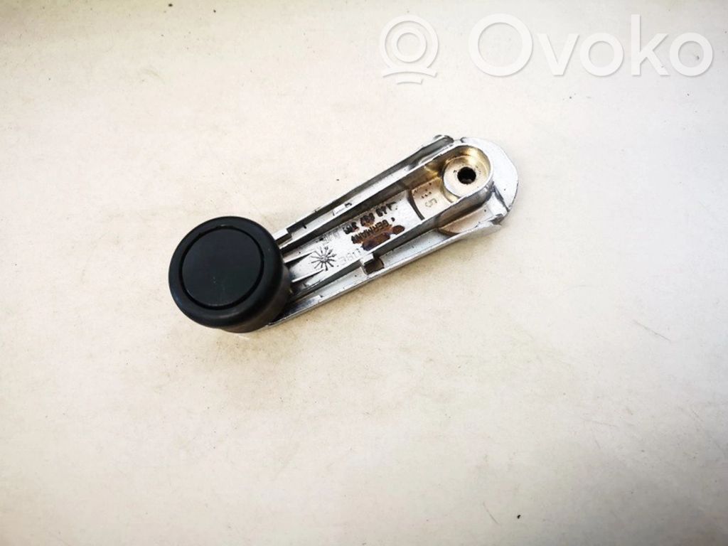 Audi 100 S4 C4 Asa de la ventanilla de la puerta delantera 