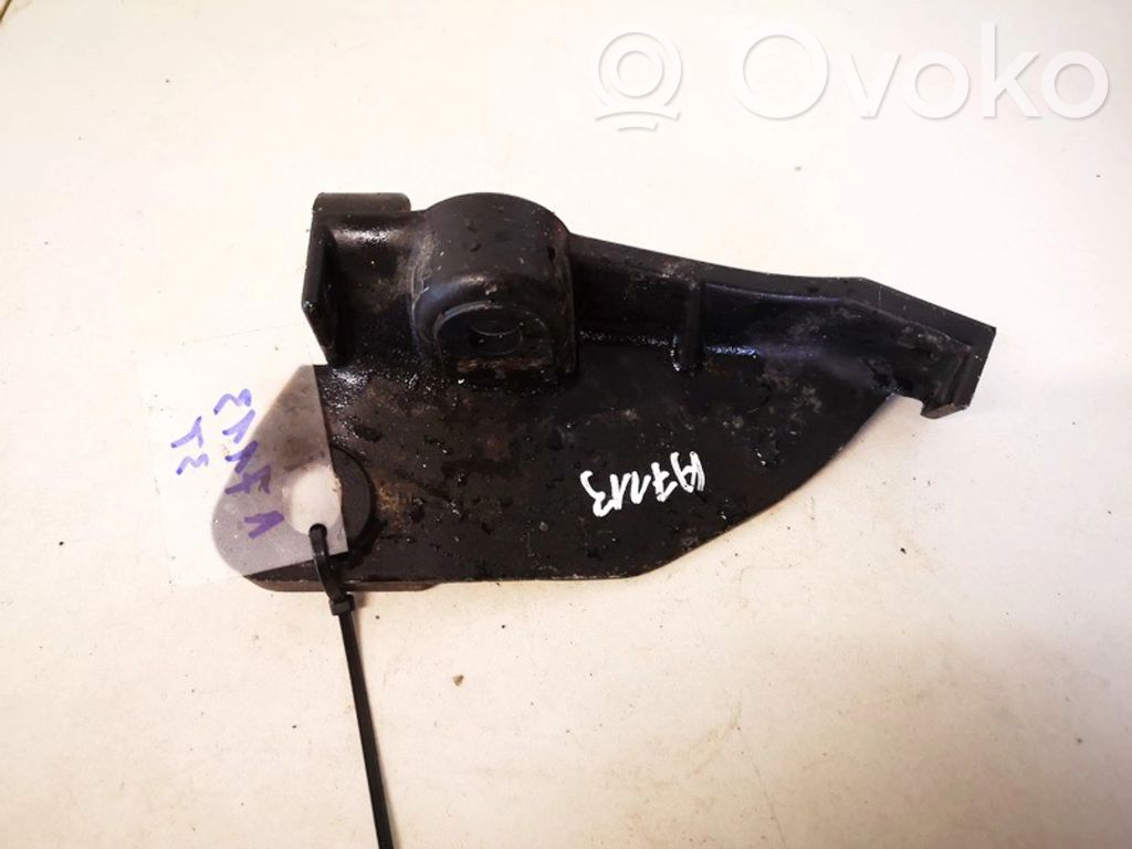 Audi 100 S4 C4 Engine mounting bracket 