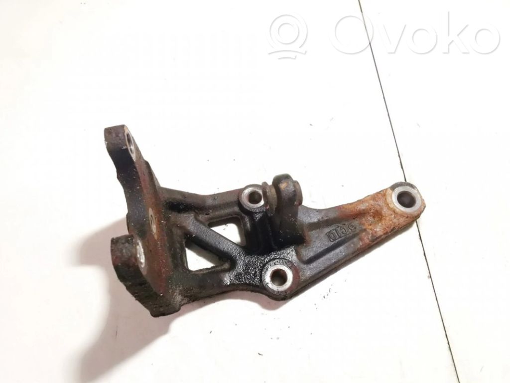 Engine mounting bracket   5C10,5C10