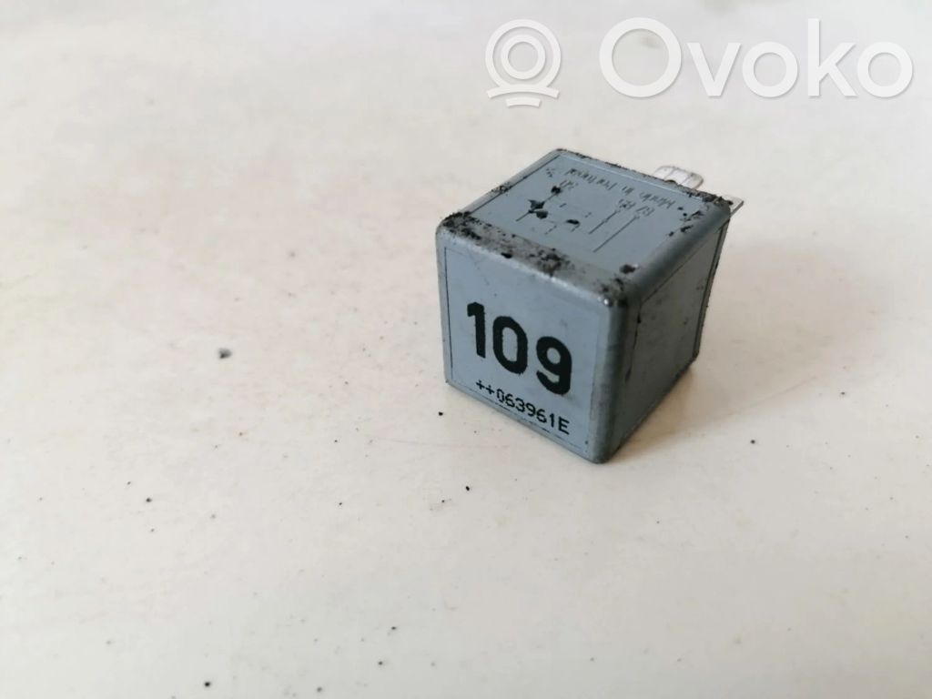 Volkswagen Polo IV 9N3 Altri relè