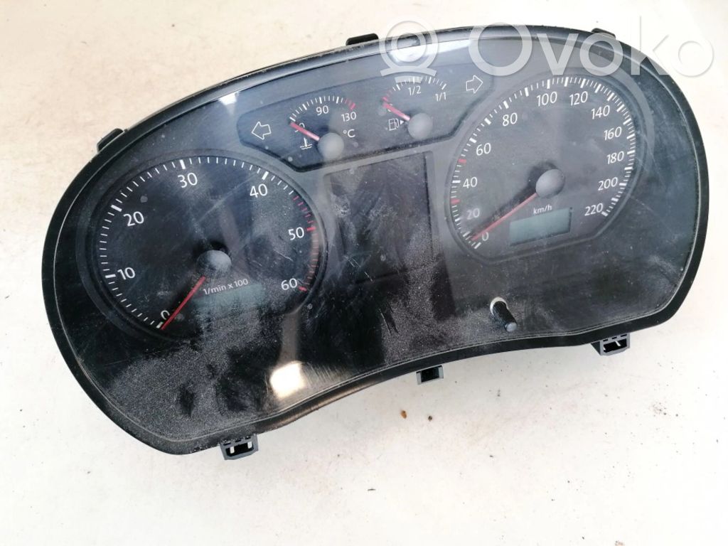 Volkswagen Polo IV 9N3 Licznik / Prędkościomierz 