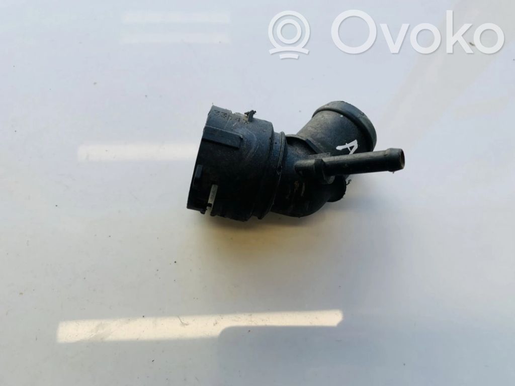 Volkswagen Golf V Tuyau de liquide de refroidissement moteur