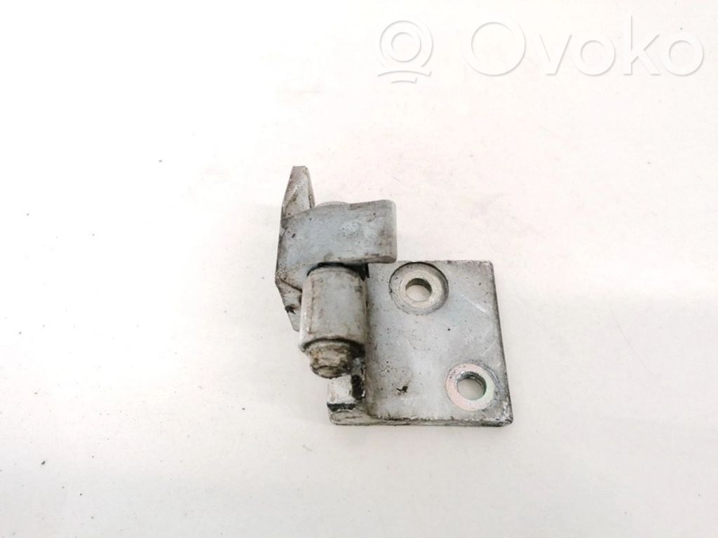 Bisagra superior puerta delantera
