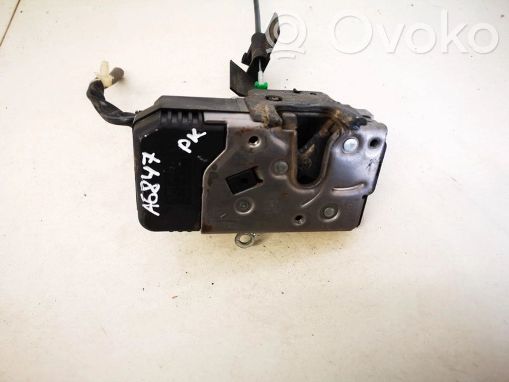 Opel Vectra B Front door lock 