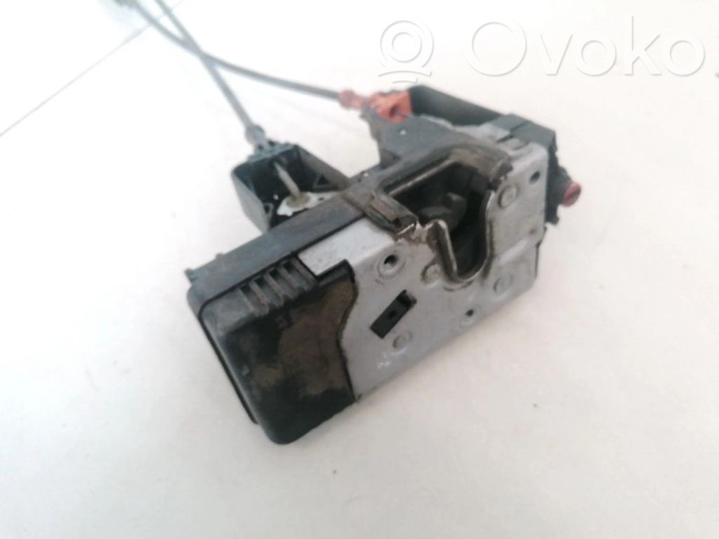 Opel Astra H Takaoven lukko 