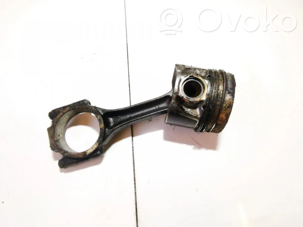 Volkswagen PASSAT B5 Pistón con biela 