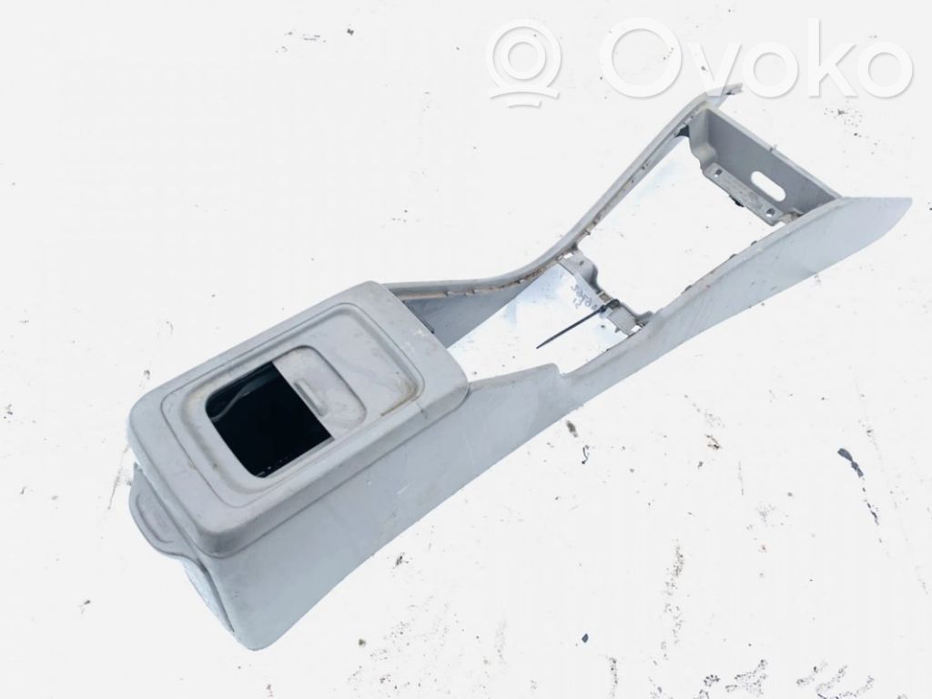 Subaru Forester SF Kita salono detalė 