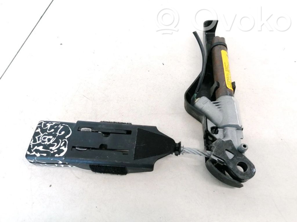 Citroen C3 Gurtschloss vorne 
