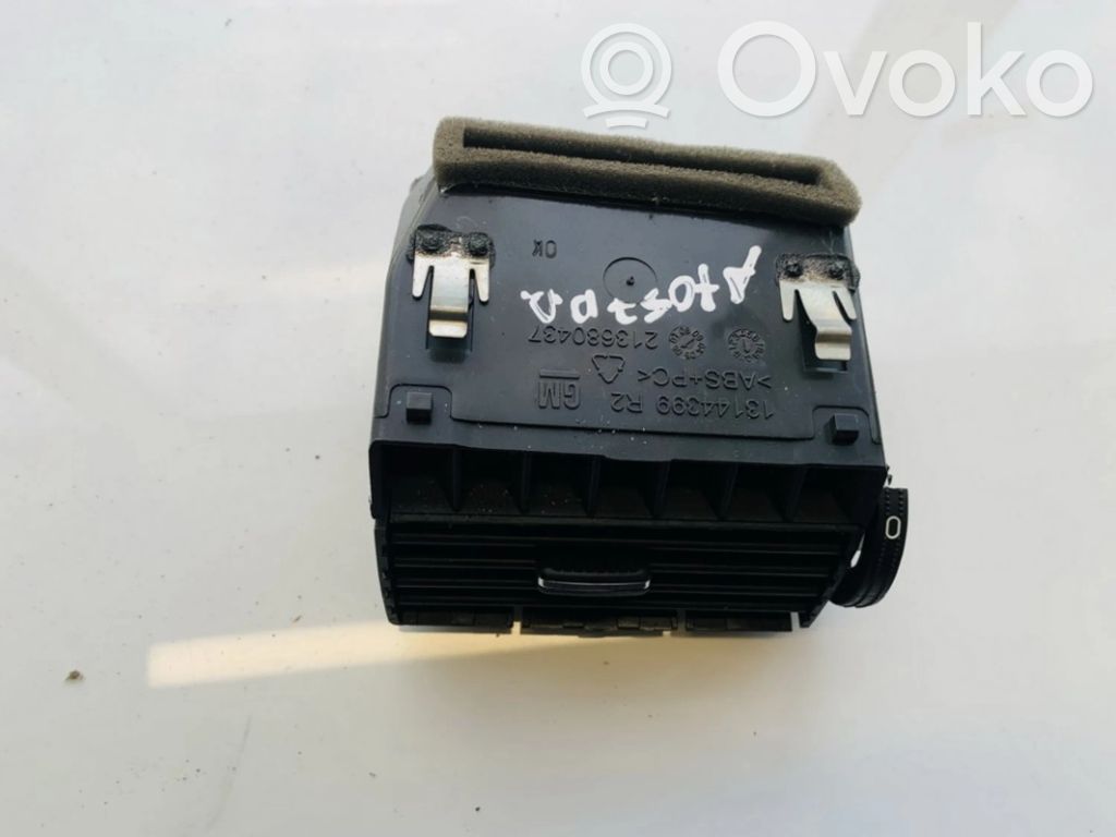 Opel Zafira B Grilă ventilație centrală