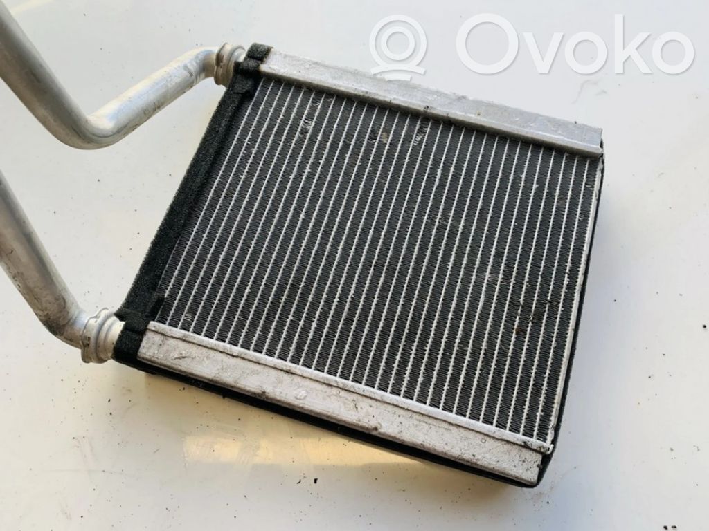 Radiator aerotermă