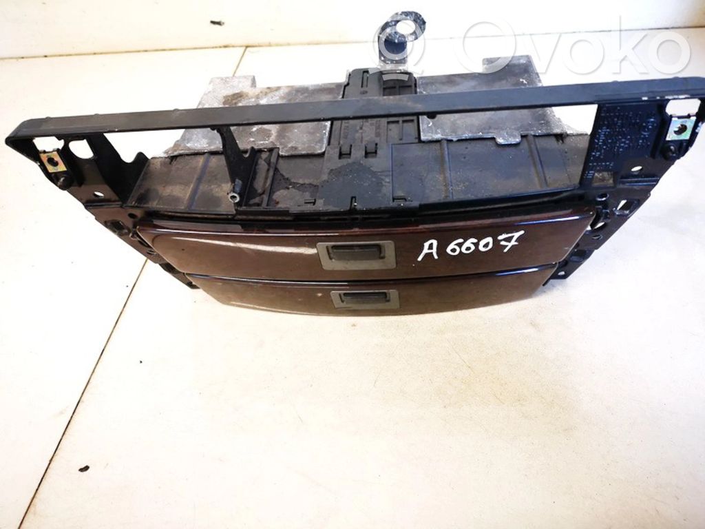 BMW 7 E65 E66 Otros repuestos del interior 