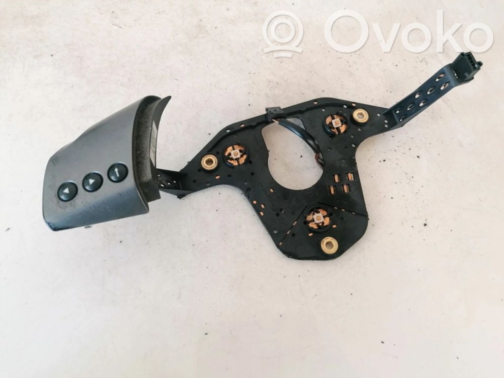 Boutons / interrupteurs volant   01591011,01591011