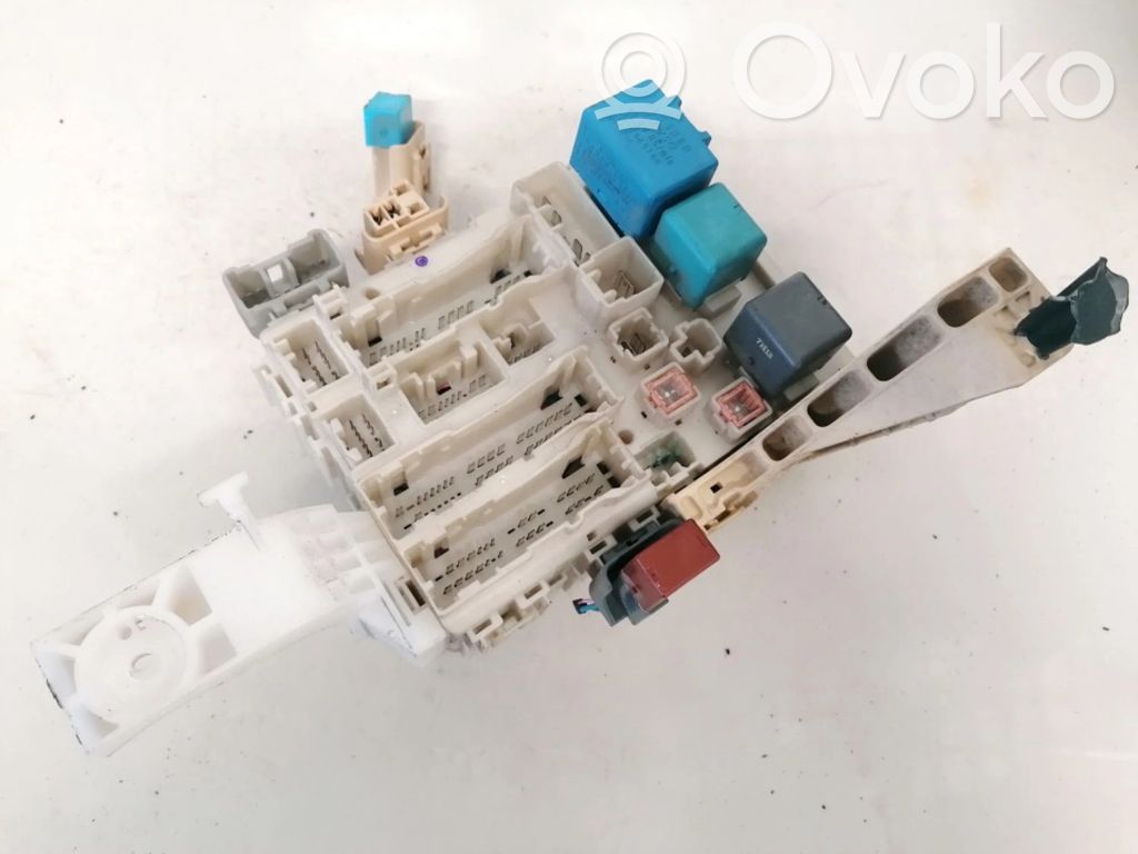 Toyota Yaris Boîte à fusibles 