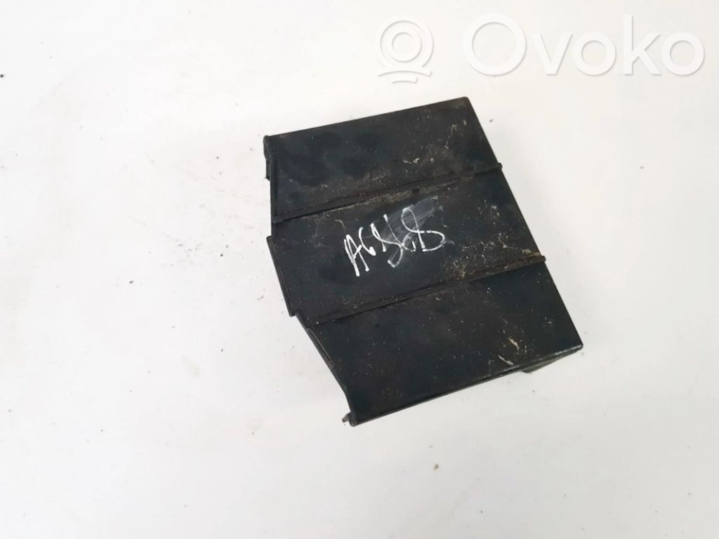 Opel Astra F Tapa de caja de fusibles 