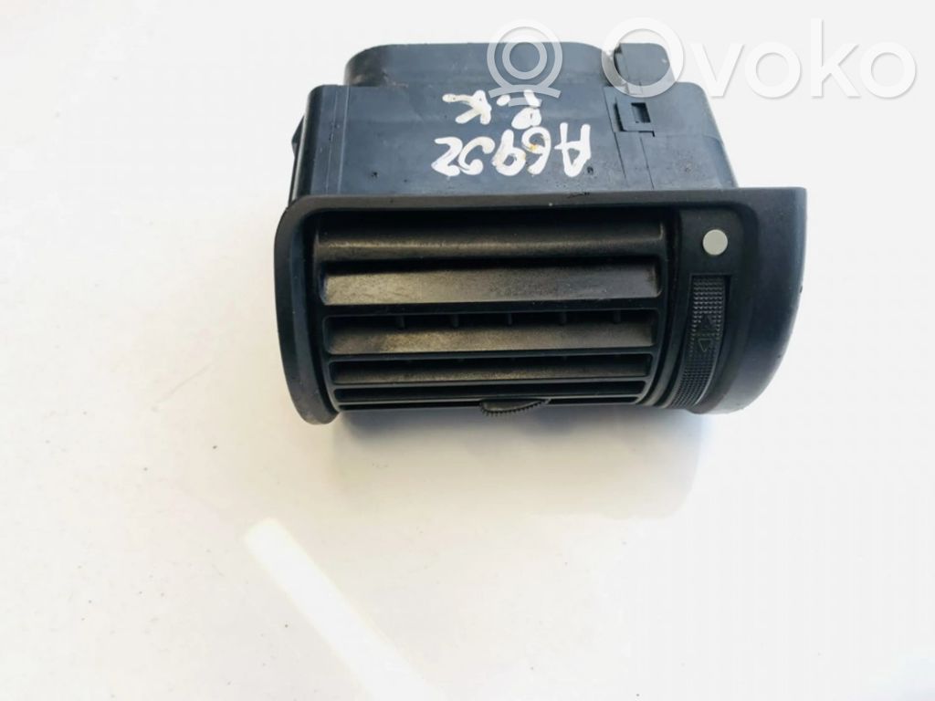 Audi A4 S4 B5 8D Griglia di ventilazione centrale cruscotto 