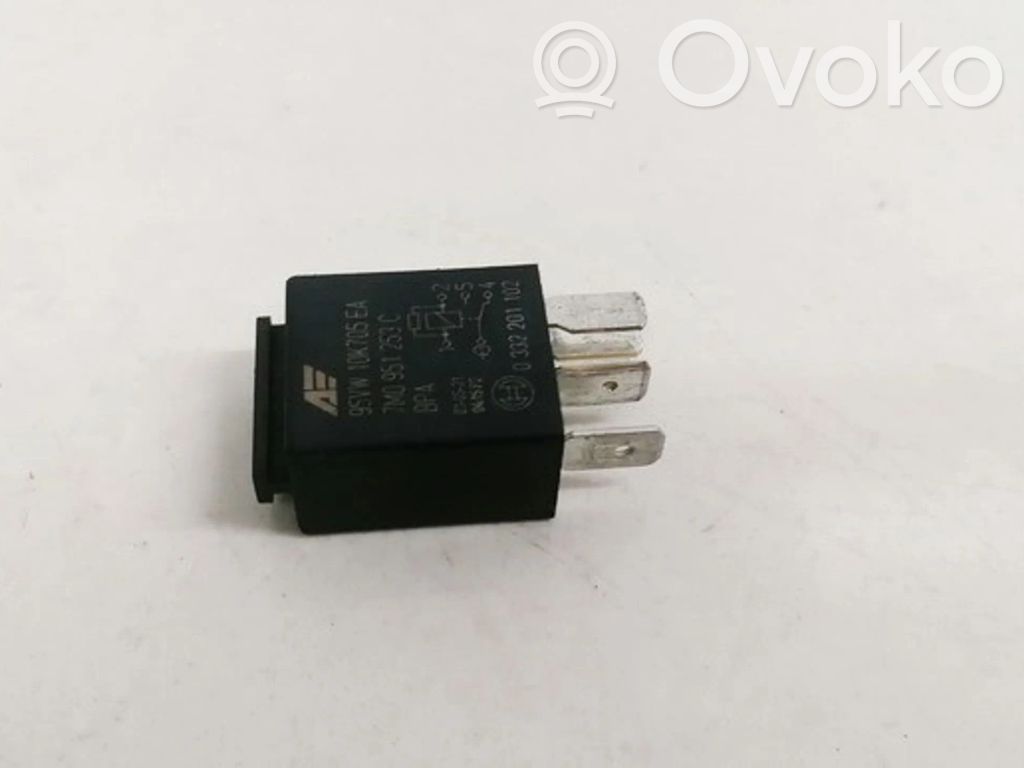 Autres relais   7M0951253C,95VW10K705EA,7M0951253C,95VW10K705EA
