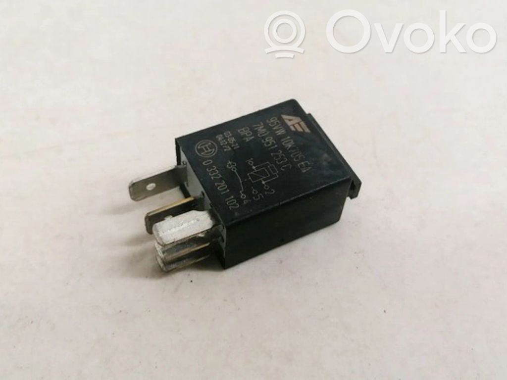 Sonstige Relais   7M0951253C,95VW10K705EA,7M0951253C,95VW10K705EA