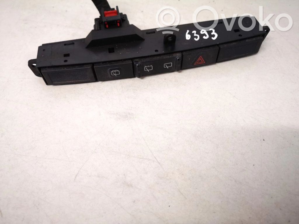 Botón interruptor de luz de peligro   04685925AA,04685925AA