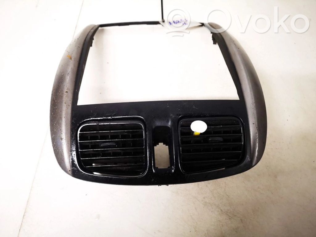 Mazda Premacy Rejilla de ventilación central del panel 