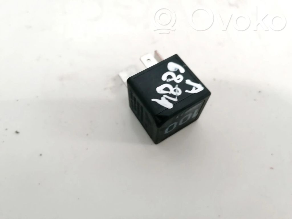 Altri relè   7M0951253A,V23136J6X45,7M0951253A,V23136J6X45