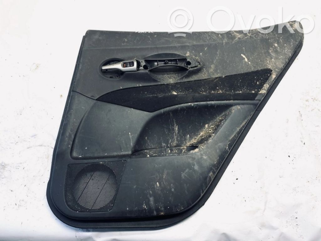 Toyota Auris 150 Takaoven verhoilu 