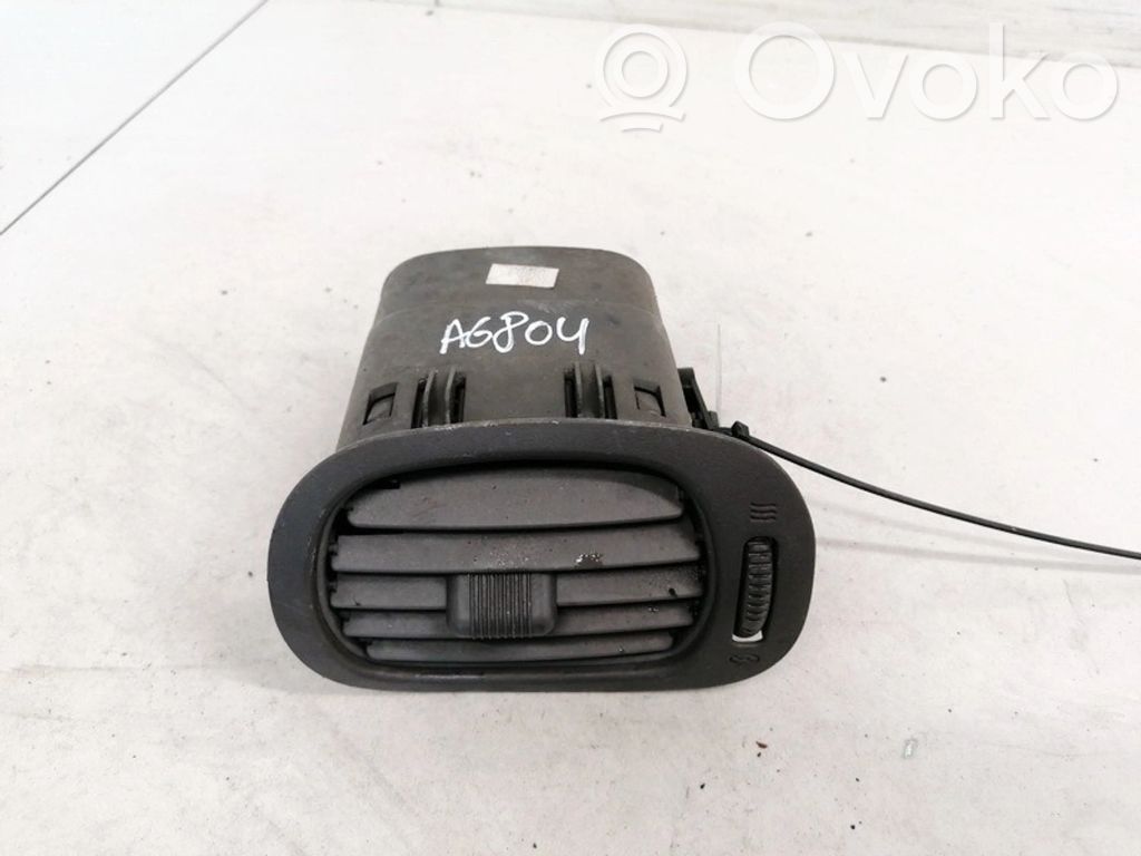 Chrysler Voyager Centrālais gaisa ventilācijas režģis 