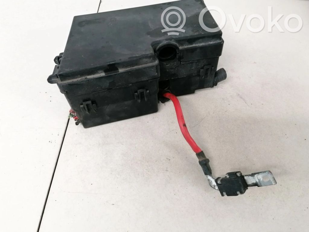 Fuse box set   8688040,518818000,30737472,518818000,8688040